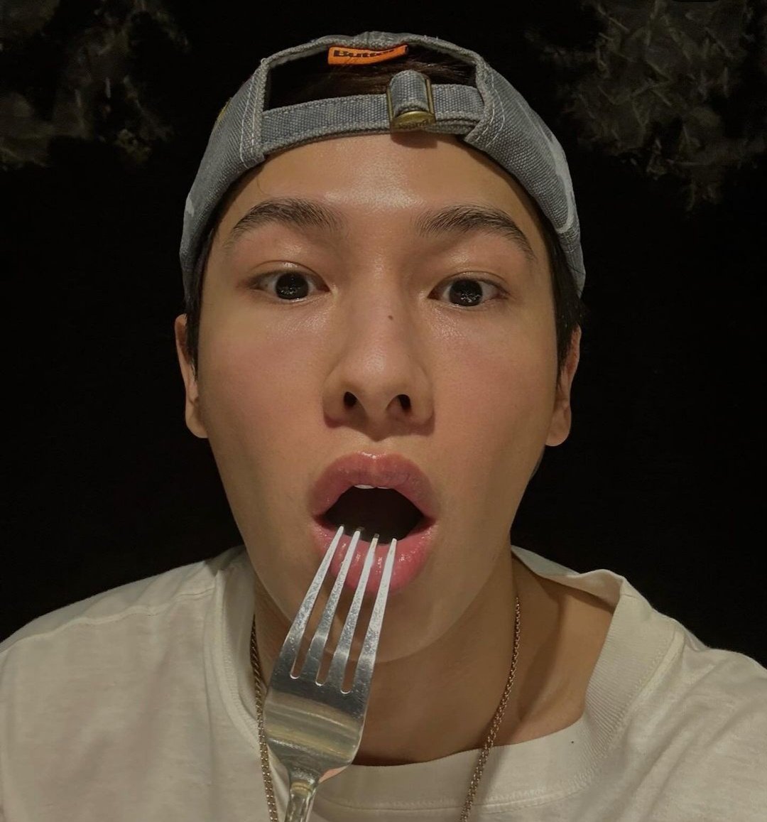 maintindihan mo       oh ako rin 
sanang 'di pa               naman,  'wag
'ko handa                      mo naman ako
                                          tignang-banta