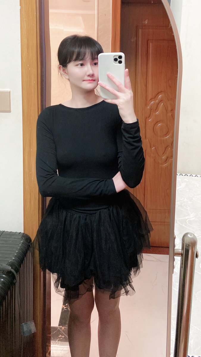 不穿奶罩 tweet media