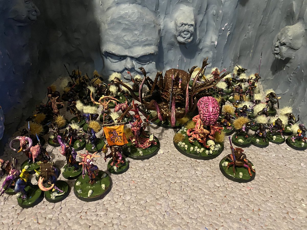 Daleksares32192's tweet photo. The 2nd Coming of the Crayfisherking, my Feast of Charybdis regiment for Turnip28

#turnip28 #kitbash #kitbashing #turnip28kitbashing 
#indiewargame #wargame #miniwargame #miniwargaming #28mm #28mmminiatures #minis #miniatures #warlordgames #miniatureconversion #nurgle #oldhammer https://t.co/j0MrZUQtt9