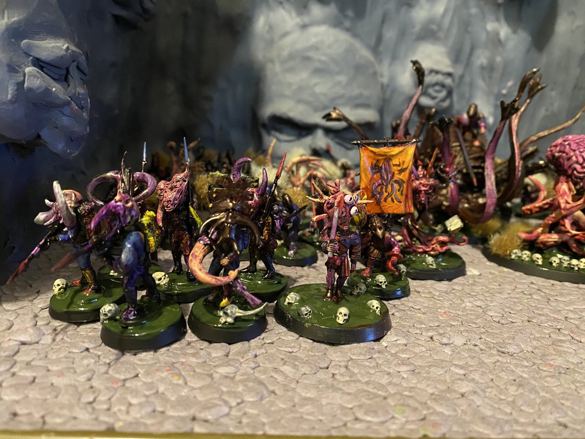 Daleksares32192's tweet photo. The 2nd Coming of the Crayfisherking, my Feast of Charybdis regiment for Turnip28

#turnip28 #kitbash #kitbashing #turnip28kitbashing 
#indiewargame #wargame #miniwargame #miniwargaming #28mm #28mmminiatures #minis #miniatures #warlordgames #miniatureconversion #nurgle #oldhammer https://t.co/j0MrZUQtt9