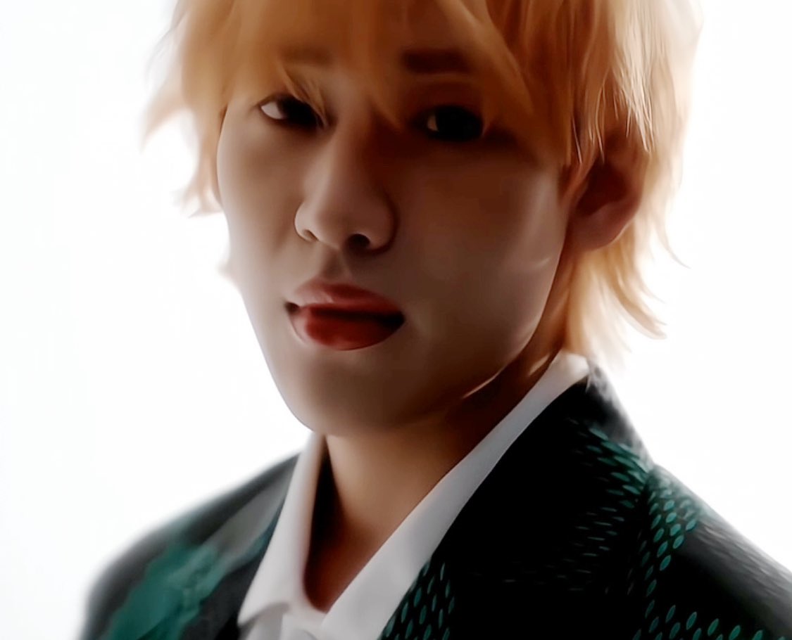 ammeeBB's tweet image. ผมสีแดง🧑🏻‍🦰ว่า เริ่ดแล้ว ผมสีส้ม👦🏼
เริ่ดกว่า 👏🏻🐍🤟🏻
#LegendxBamBam 
#Hashtag_Legend #LouisVuitton 
#BamBam #뱀뱀 @BamBam1A