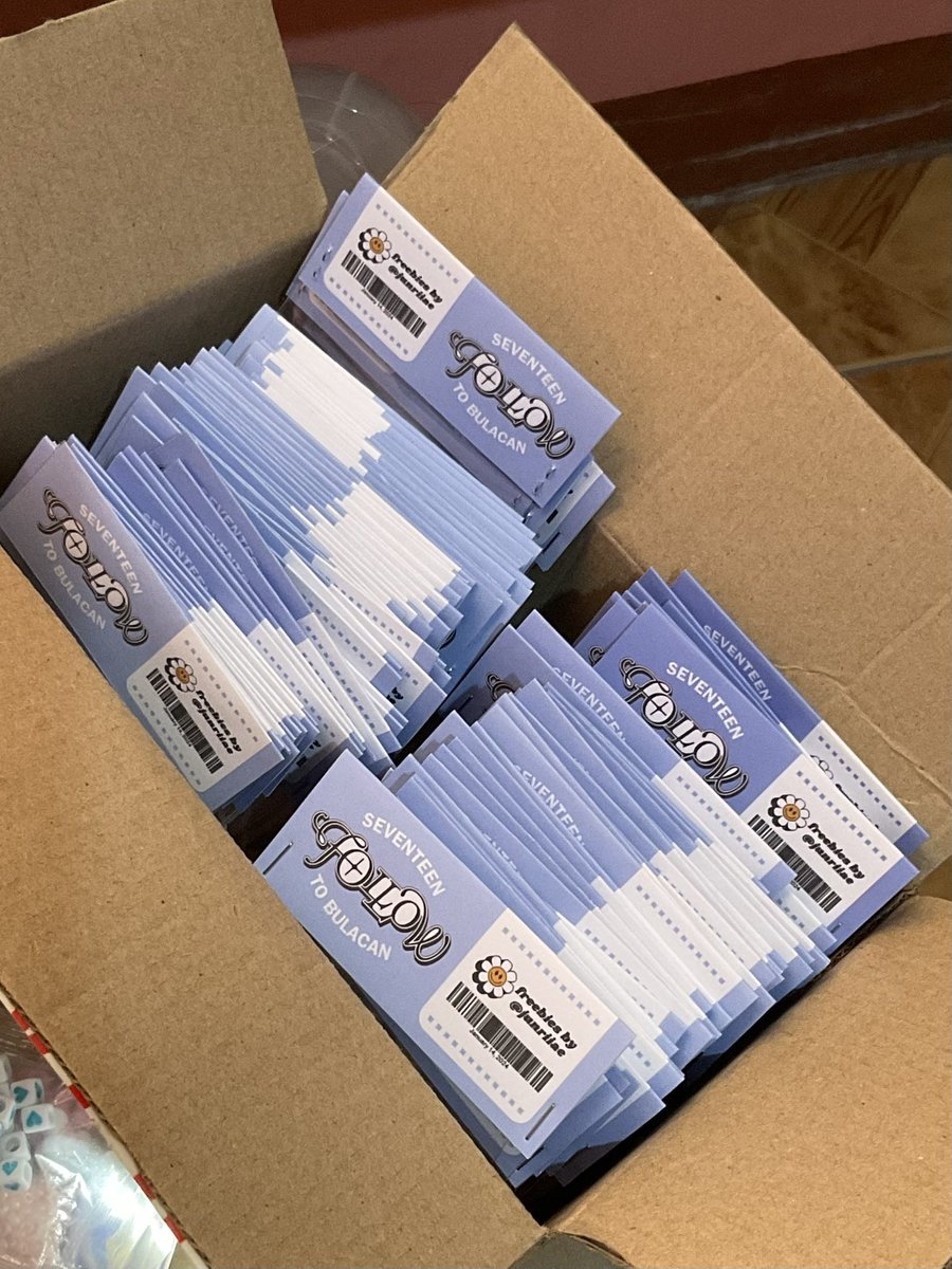 [ follow to bulacan freebies ] by <a href="/junriiae/">yana</a> 

— day 2 (Jan 14)
— strictly 1:1 ratio; limited qty
— random

— rt &amp; like to spread
— follow for updates (optional) 

— open for trades! see thread
— loc/exact time: tba 

see you there! 💗 

#SVT_TOUR_FOLLOW #FOLLOW_TO_BULACAN