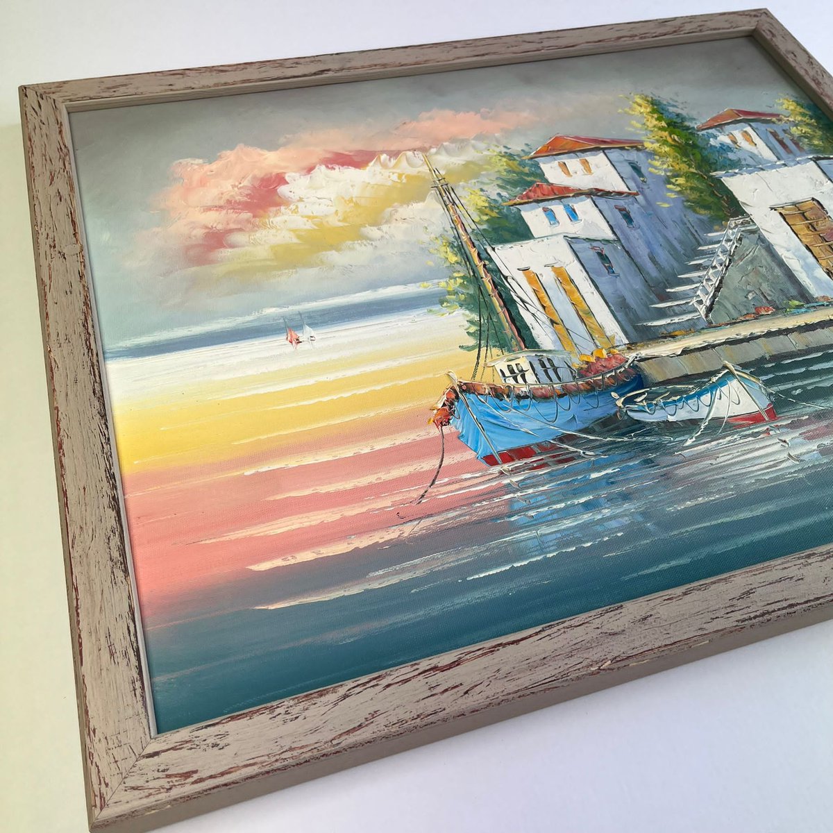 Are you making plans for this year's getaway? This looks like the perfect place to visit and the rustic frame really brings out the colours of the sunset and helps to transport you to that dream destination! 

#holidaydreams #rusticframe #bespokeframing #uckfieldframingcompany