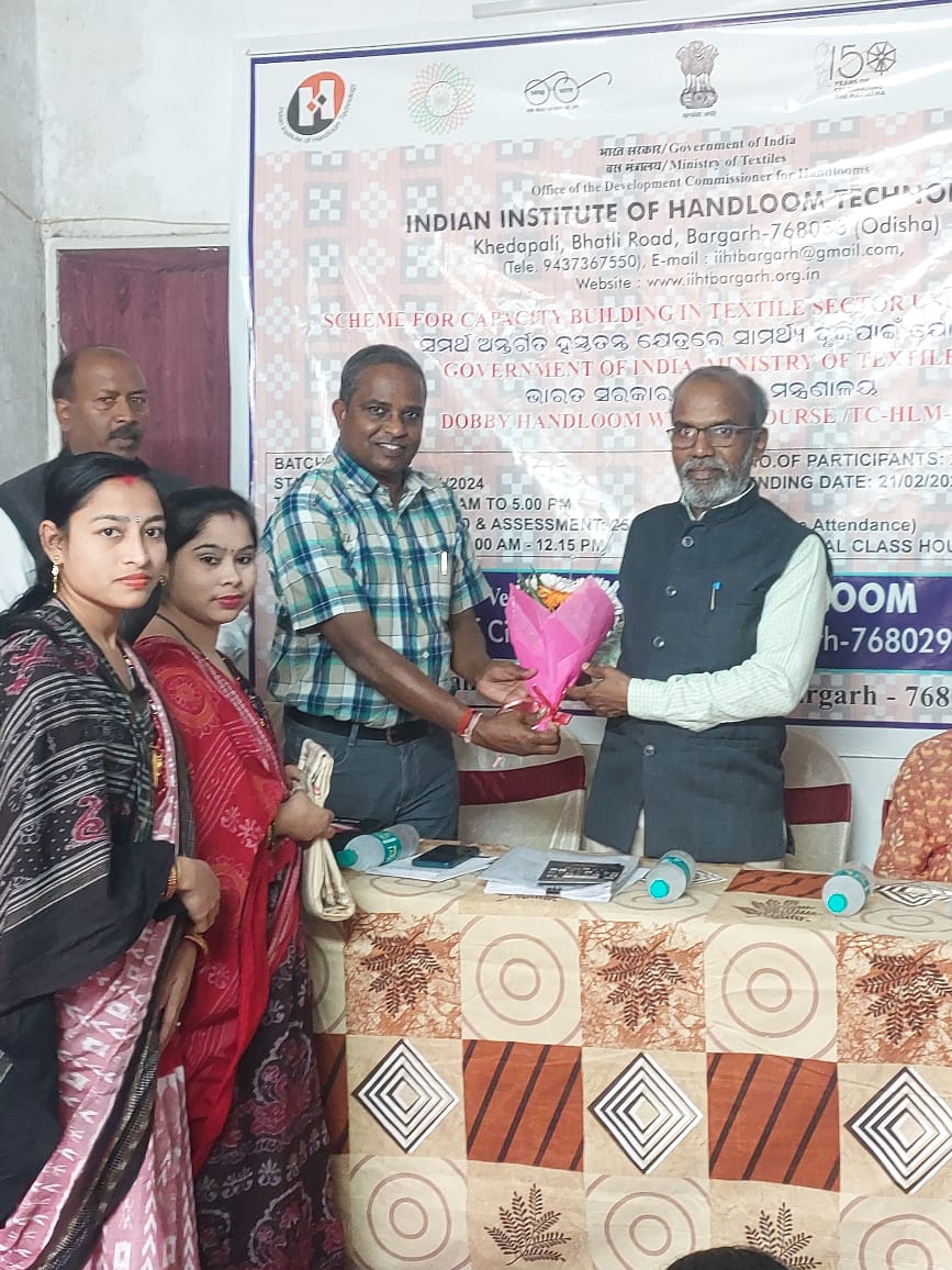 5th Skill Development Training Program was inaugurated on 03/01/2024 at Barpali Dr P Thennarasu Director (Additional Charge) IIHT Bargarh has distributed the Training Kit and Inaugurated the training program. #skilldevelopment #SkillIndia #SkillDevelopmentCoursesn