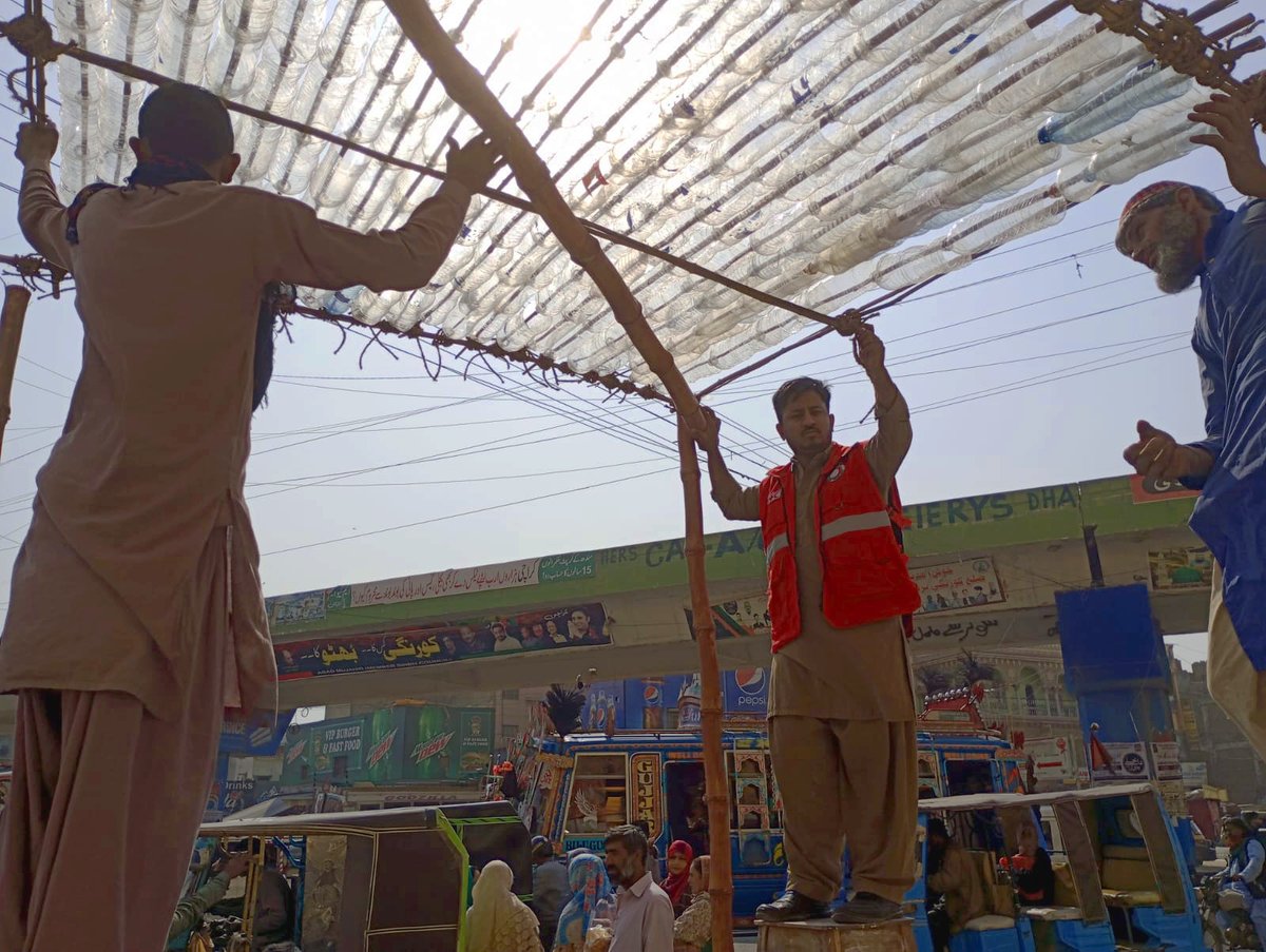 prcsindh's tweet image. Pakistan Red Crescent Sindh Karachi installed plastic sheds in district Korangi, South (near Teen Talwar) and Karachi East (Numaish). The objective was to highlight the significance of the recycling plastic bottles.