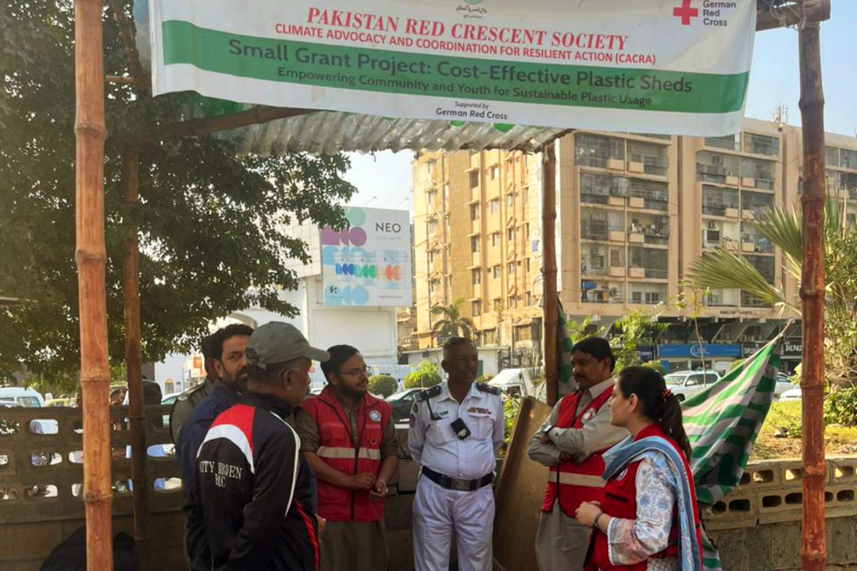 prcsindh's tweet image. Pakistan Red Crescent Sindh Karachi installed plastic sheds in district Korangi, South (near Teen Talwar) and Karachi East (Numaish). The objective was to highlight the significance of the recycling plastic bottles.