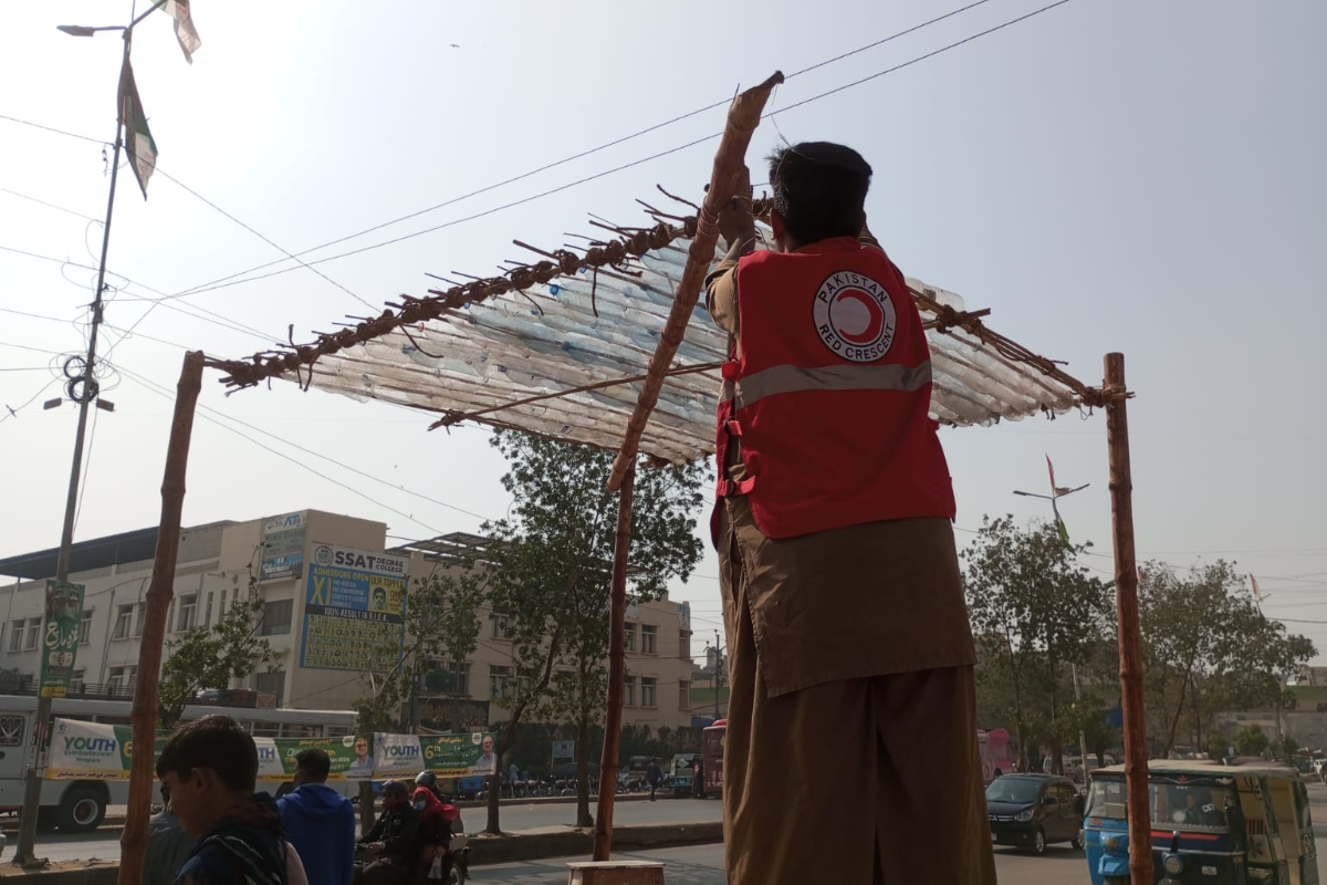 prcsindh's tweet image. Pakistan Red Crescent Sindh Karachi installed plastic sheds in district Korangi, South (near Teen Talwar) and Karachi East (Numaish). The objective was to highlight the significance of the recycling plastic bottles.