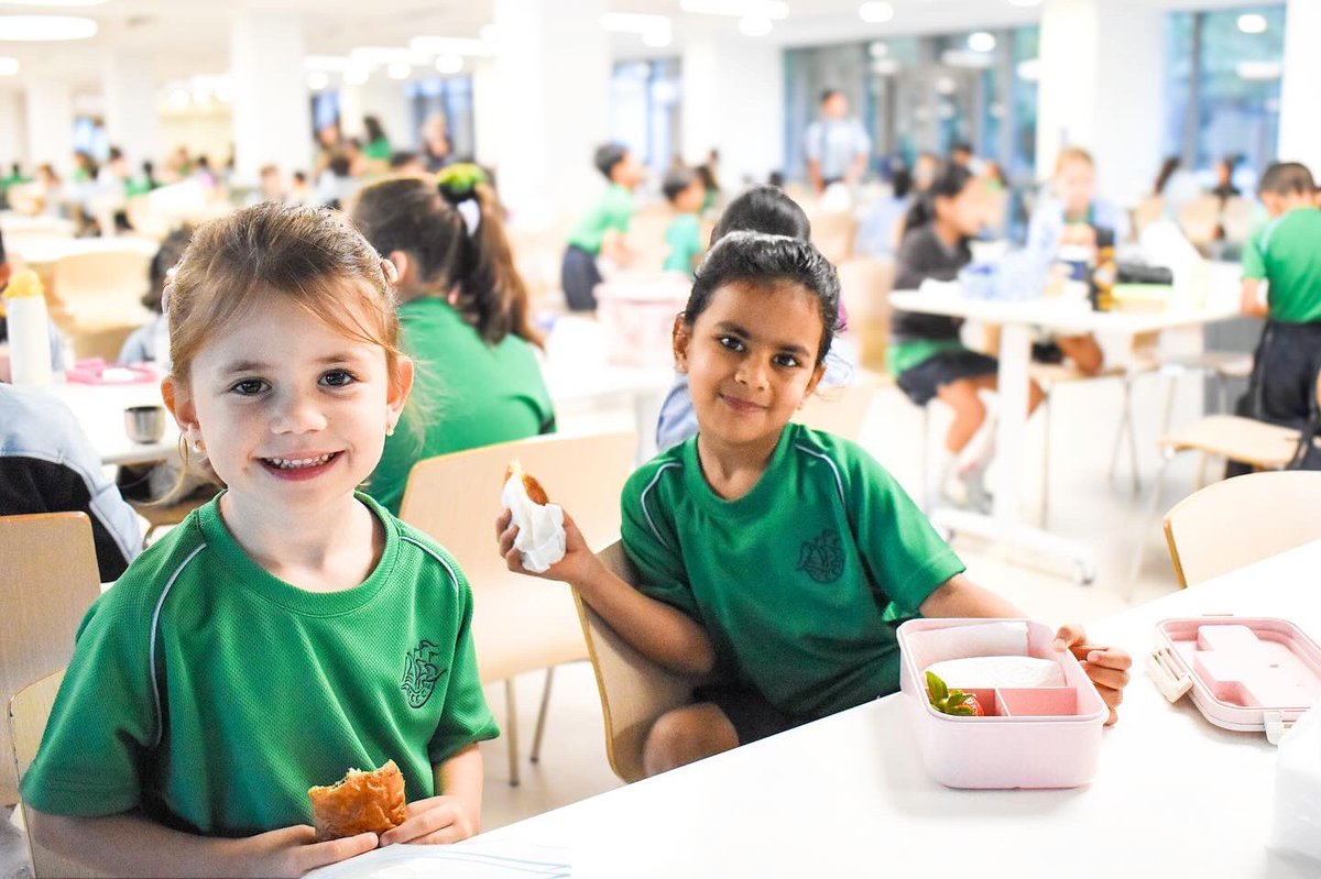 This morning, #HouseMirsa students came together for the first breakfast of Term 2. The delicious food was complemented by their laughter and chatter, adding to the vibrant atmosphere.
#NLCSDubai #JuniorSchool