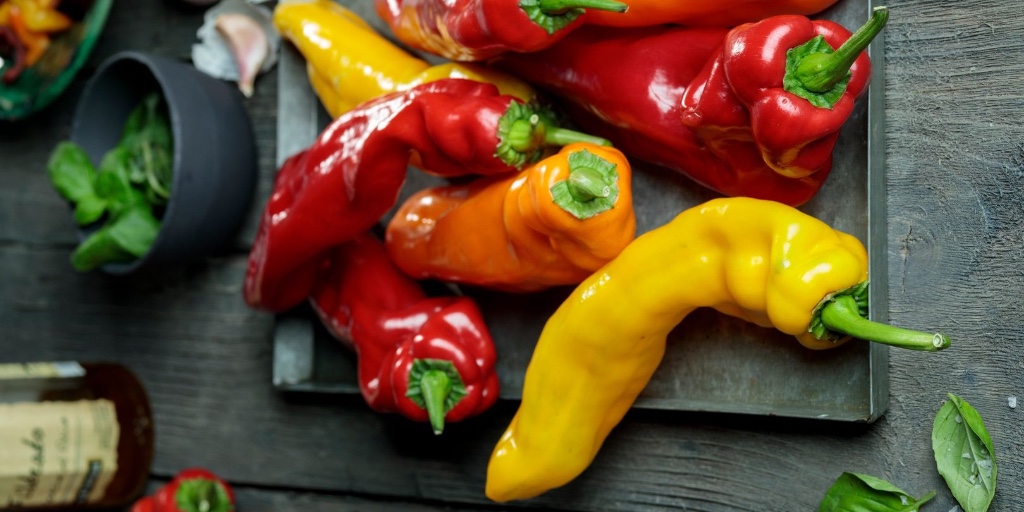 Goza del sabor de sweetpalermo.com, un pimiento donde coinciden dulzura y salud en cada delicioso bocado 🌈🥗 
Piel suave, fina, vitamina C y una gama de colores brillantes que darán alegría a cada receta 💪 ¡Haz de tus comidas una celebración de bienestar!