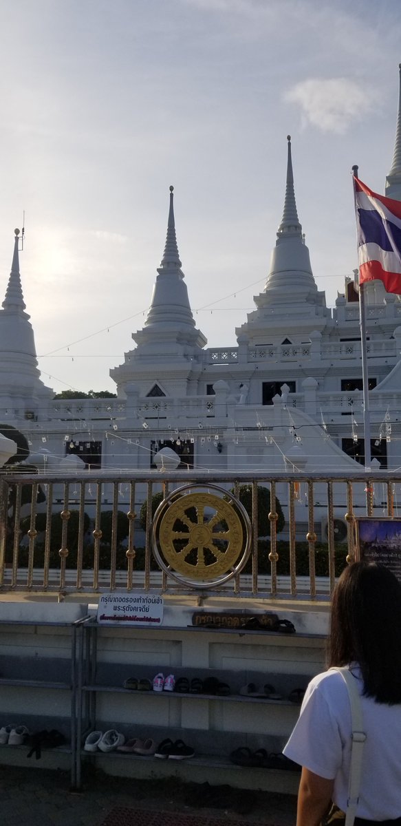 KayiwaCraves's tweet image. First Temple visit youtu.be/NJOZN_McZfw
#ThaiTempleExperience #FirstTimeVisit #CulturalExploration #DosAndDonts #TempleEtiquette #RespectfulTravel #DiscoverThailand #TravelTips #CulturalDosAndDonts #SacredSpaces #CulturalRespect #TempleManners