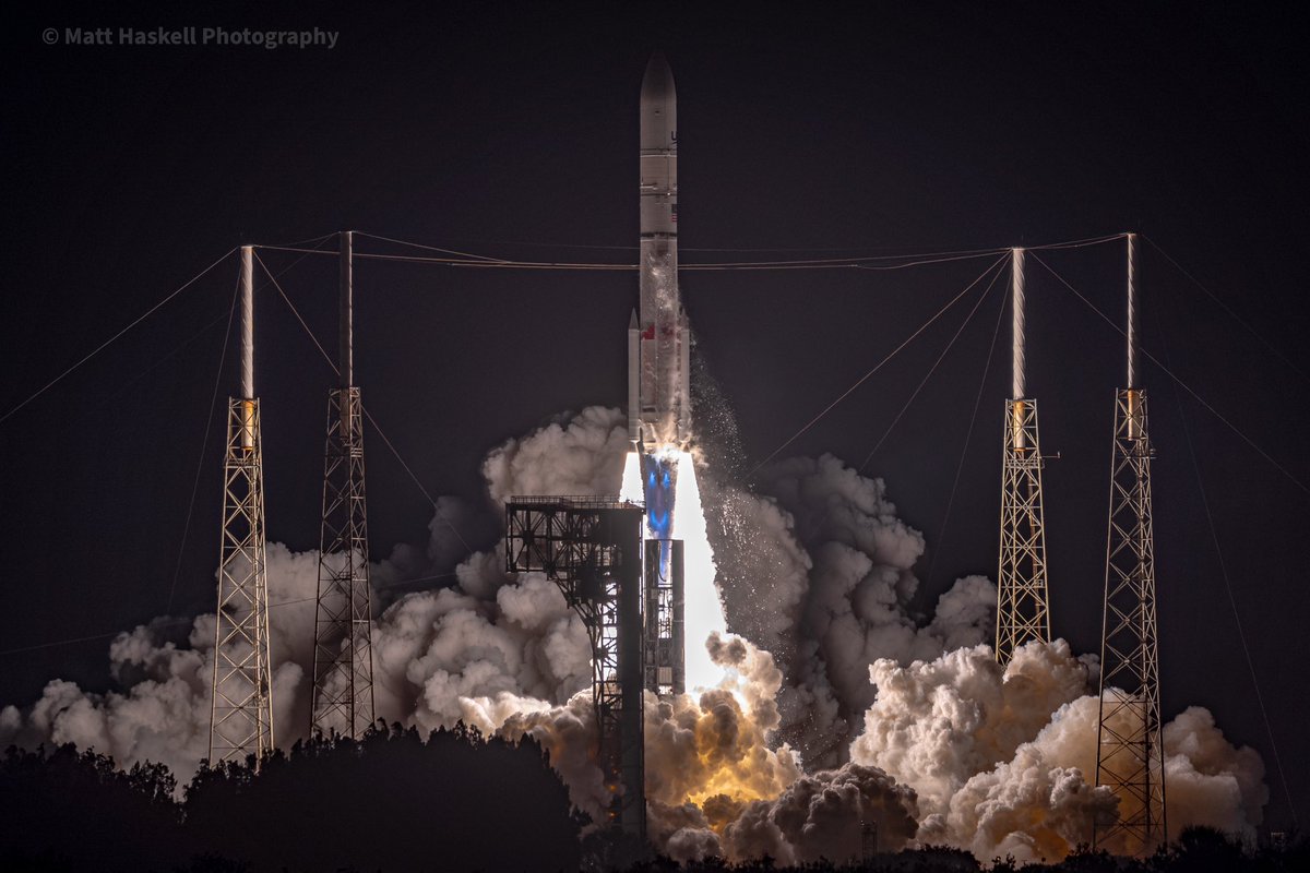 mhaskellphoto's tweet photo. Vulcan makes its maiden flight. And what a show it was! Congrats to @torybruno and everyone at @ulalaunch on such an incredible success! https://t.co/gcY6XQRUv9