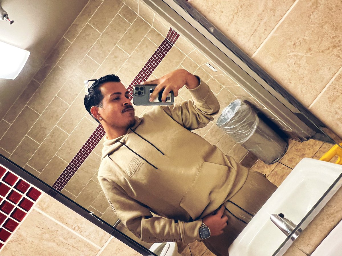 jstbeingRj's tweet photo. 🧸🤎 #SittinSidewayz #Gay #Selfie https://t.co/CsYCyYIVPR