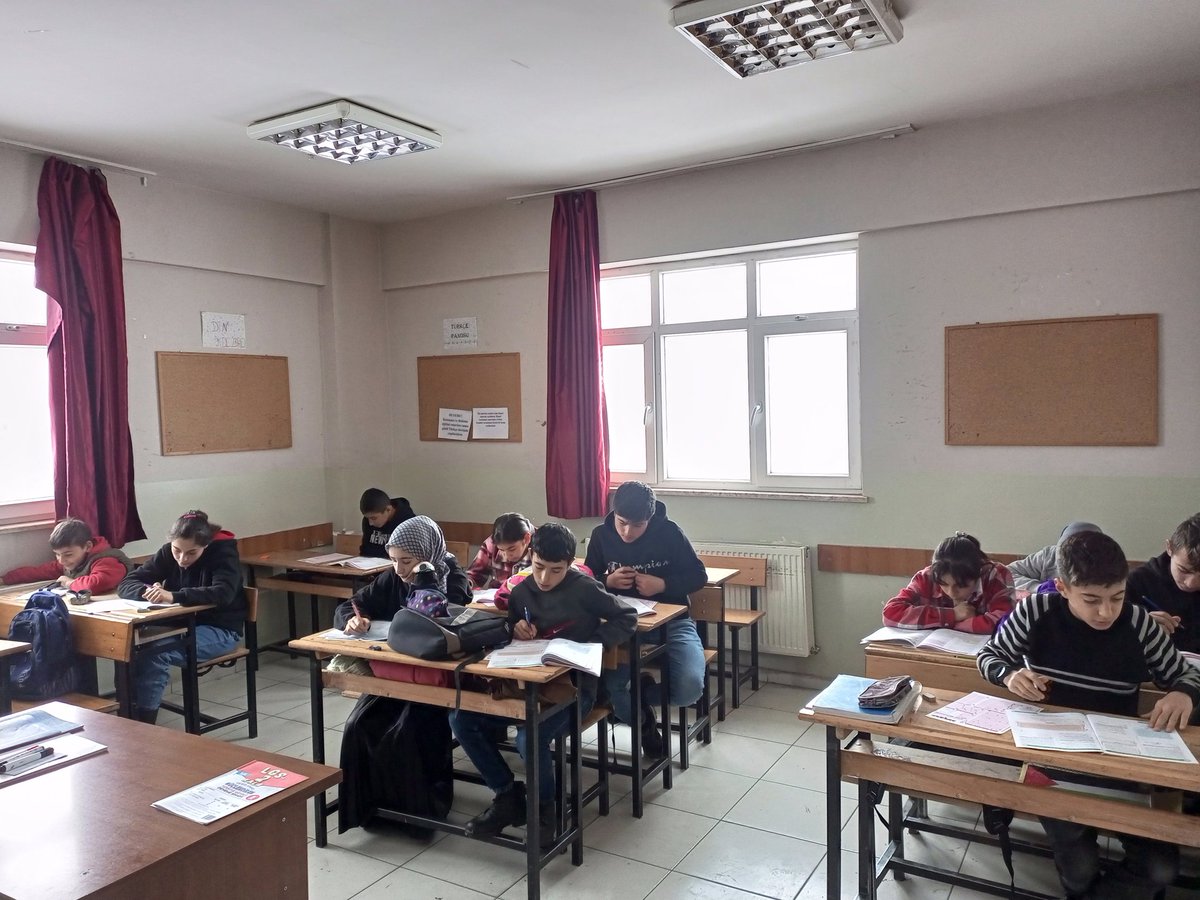 ArpacayO's tweet photo. Okulumuzdaki bütün sınıf seviyelerine uygun olarak kurumsal deneme sınavı yapıldı.
📑📚✍️
@Erzurum_Mem @yakupyildiz024 @horasan_c @horasanmem25 @s__karakurt https://t.co/LEhKDx6Doc