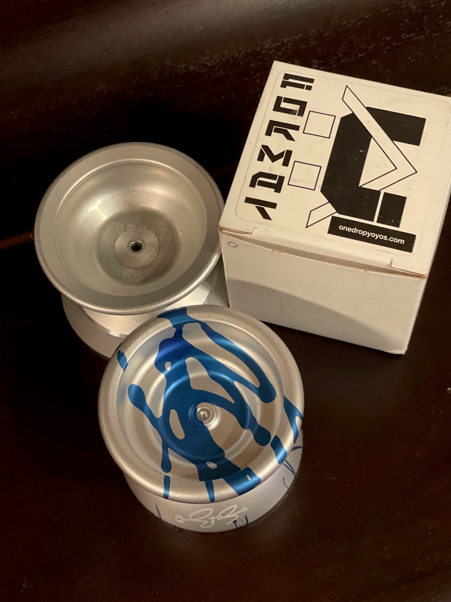 nody0220's tweet photo. あえての旧バージョン久々に振ってるけどどっちも使いやすい🪀
#yoyofactory
#avantegarde
#onedropyoyos
#formatc https://t.co/ErbZFRqSh5