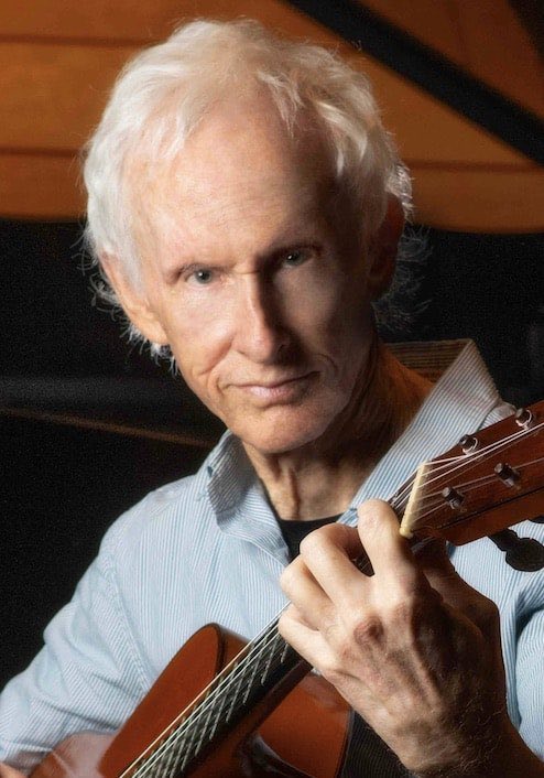 Happy Birthday to Robby Krieger. Born Robert Alan Krieger this day in 1946 in Los Angeles, California. American guitarist and singer songwriter, best known as the guitarist of the rock legends The Doors. Many happy returns Robby #RobbyKrieger 🎸 🎂