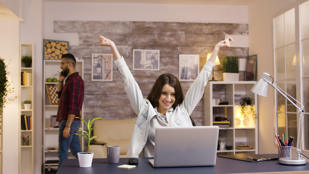 dyna_gaunt's tweet photo. Repetitive movements like #typing or using a computer mouse can increase the risk. But it's not just work-related! Hobbies and #sports can play a role too. Stay informed, take breaks, and consider #ergonomic adjustments to keep your #hands happy and healthy!  #CTS  #HandHealth https://t.co/obVAxUASRL