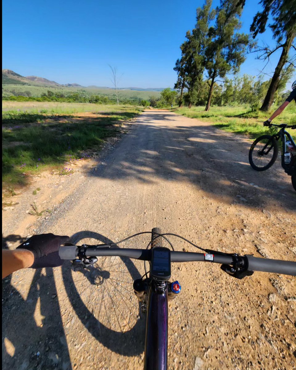 completecyclist's tweet photo. Thrilled to welcome our newest brand ambassador, Sarah Hill! We are excited for this journey filled with passion, adventure, and shared love for the ride.
#LovetheRide #LivetheLifestyle #BrandAmbassador #RideWithPassion #NewBeginnings https://t.co/XS6eoknroN