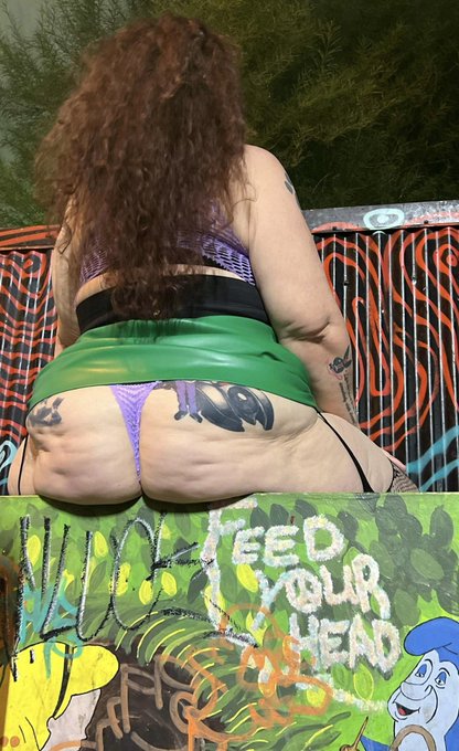 Booty https://t.co/hMhiMy8ty9<a href="/tag/follow"class="tags"><span>#follow</span></a><a href="/tag/lasvegas"class="tags"><span>#lasvegas</span></a><a href="/tag/retweeetplease"class="tags"><span>#retweeetplease</span></a>