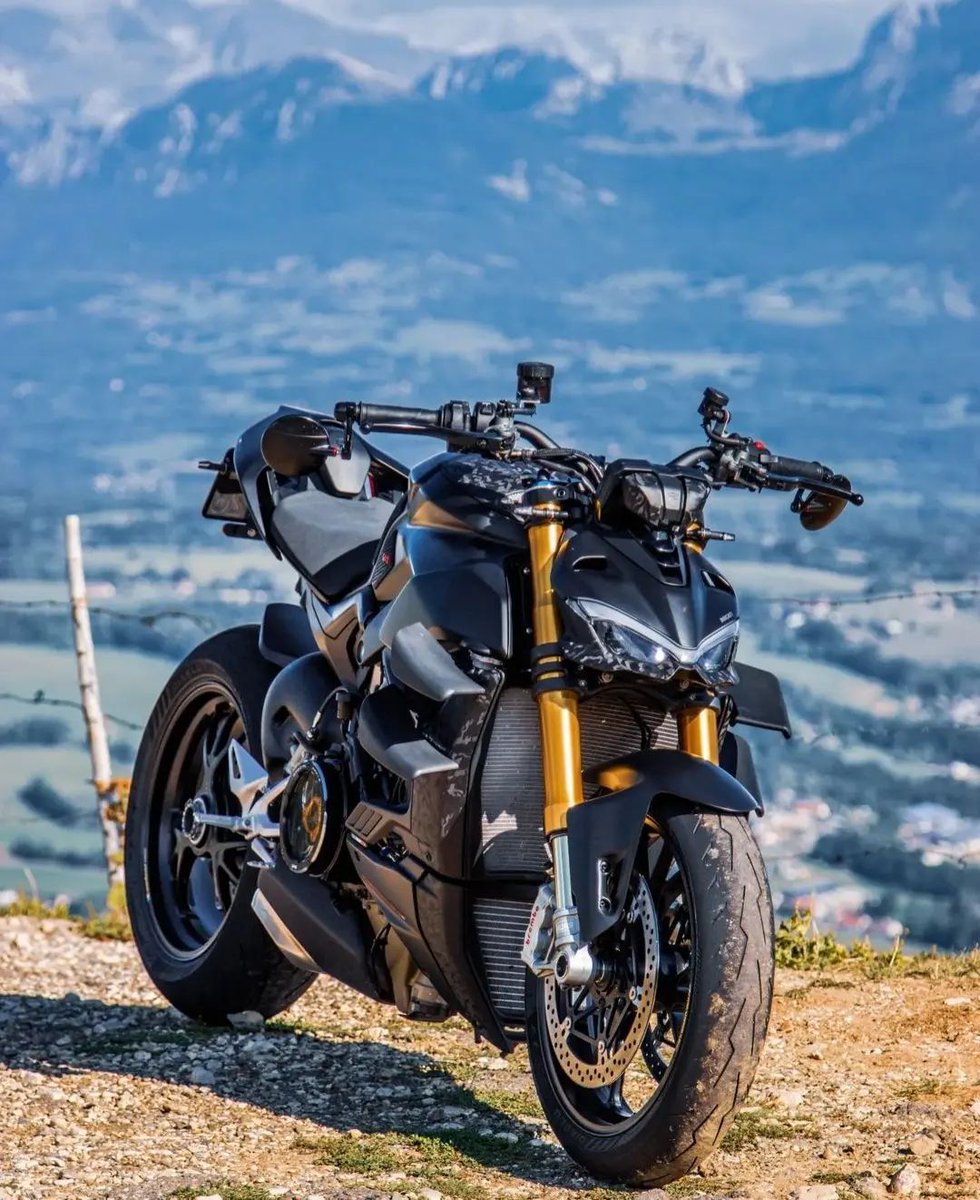 Ducati Streerfighter V4