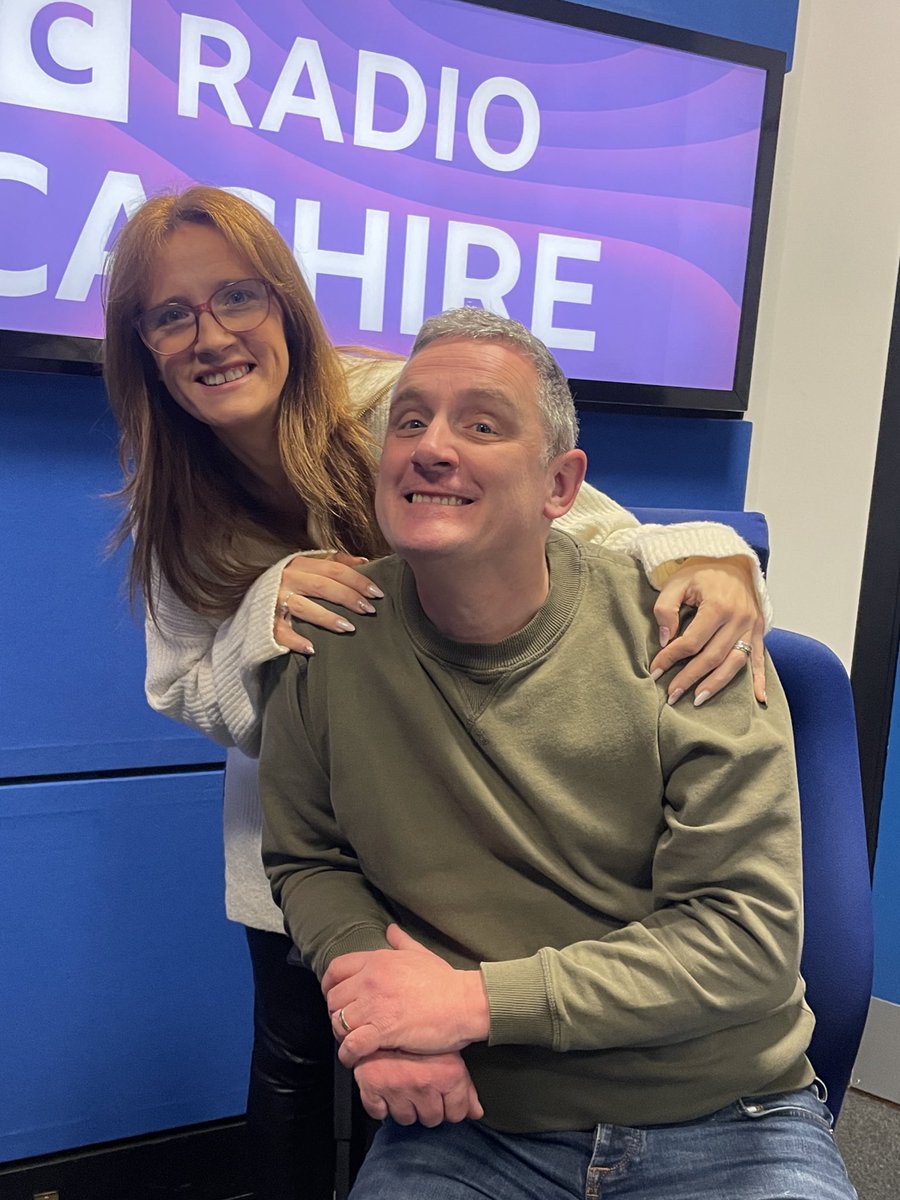 And she’s back! 🤗

<a href="/Leanne_Bayes/">Leanne Bayes</a> returns from her break and joins you live on <a href="/GrahamLiver/">Graham Liver</a> at Breakfast! ☕️

🎧 bbc.in/LancsListenLive