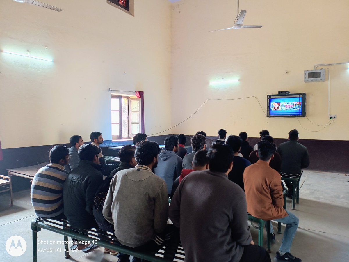 AAYUSHC76725797's tweet photo. Students of Habibullah Hostel, University of Lucknow listening to "Man Ki Baat" on 8Jan2023 by Honorable Prime minister of India @PMOIndia @GovernorofUp @profalokkumar @dswlkouniv @ChiefProvostLU @lkouniv @luupdate_ @Lucknownaama @luupdates_ https://t.co/PBcwvzwcxU