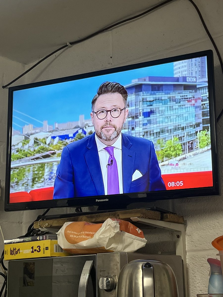 Nice to see <a href="/lukeypoole/">luke poole</a> on the news this morning #chuck