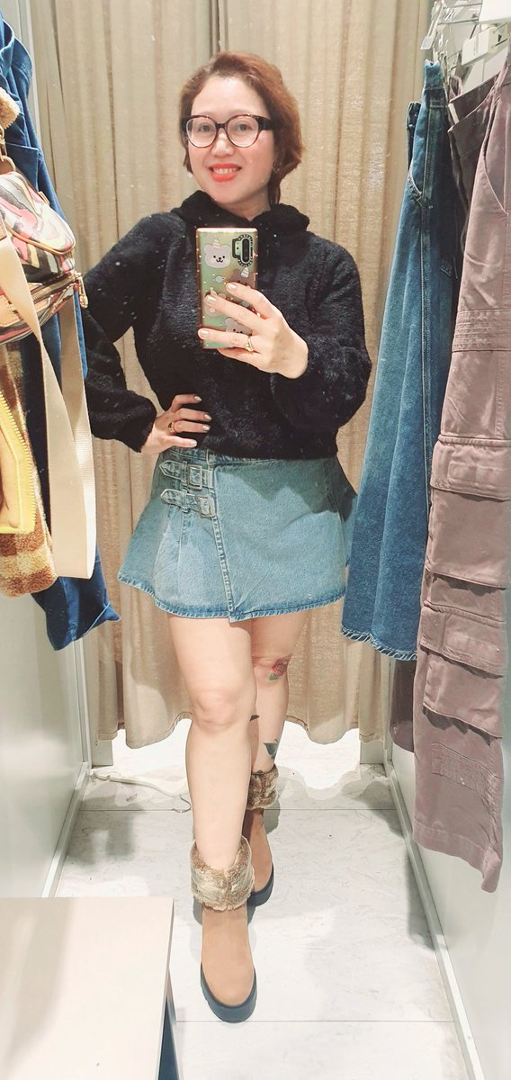 ni_cusina's tweet photo. Nakapag shooping tuloy ako sa stress!sa mga negative!😜sabi nga ni aydol,pag may 13th and 14th MP ka para naman sa sarili,kaya ito! Namili na ako,hindi na bra kasi hindi naman ako gumagamit nyan, panty marami naman ako mga bago pa! Charot!🤣 https://t.co/BUG5mAENrA
