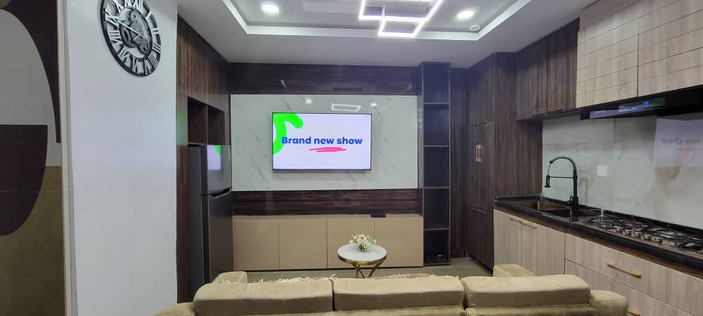 cassipredict's tweet image. For Introduction

Am into Home Interior and exteriors decorations , we give the best interior decoration at best prices