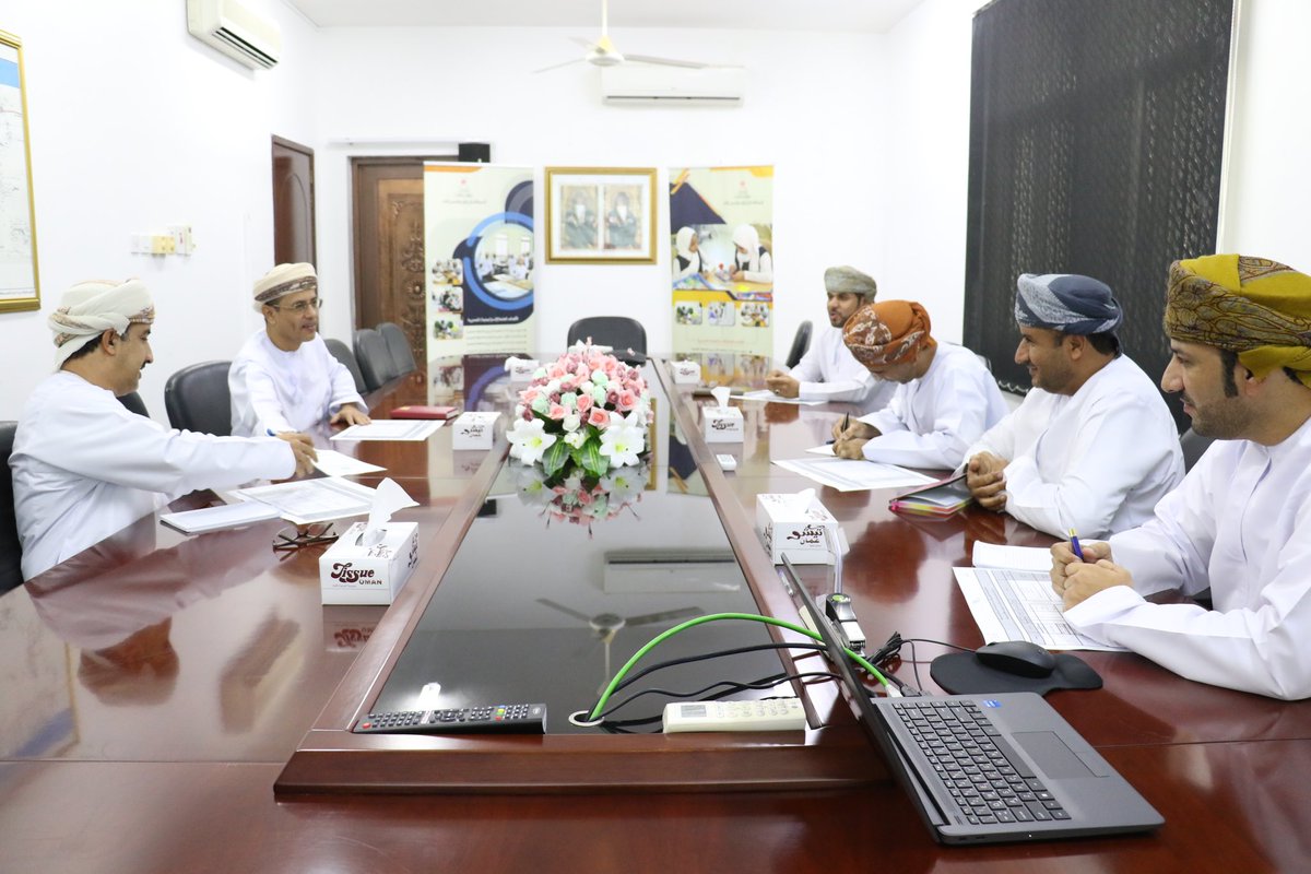EduGovSbt's tweet photo. الاجتماع الأول لفريق منهجية لين بتعليمية المحافظة لشرح ومناقشة مجريات خطة الفريق وإعداد ميثاق المشروع المقترح تطبيقه ،، الاجتماع برئاسة الدكتور ناصر الغنبوصي المدير العام وحضور أعضاء الفريق..
#فعاليات_تعليمية_جنوب_الباطنة https://t.co/tgajuthdMr