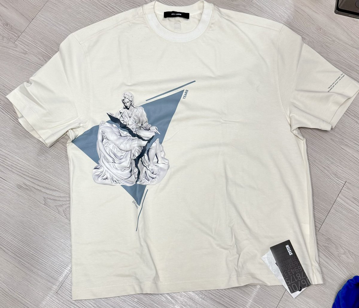 JKayeJEON's tweet photo. BTS X SYSTEM Merch

Same style to Yoongi but different color
Selling it for only 1500php
W/ tag

Issue:
With some stain, dont know if its washable or not https://t.co/XHf76W6UNb