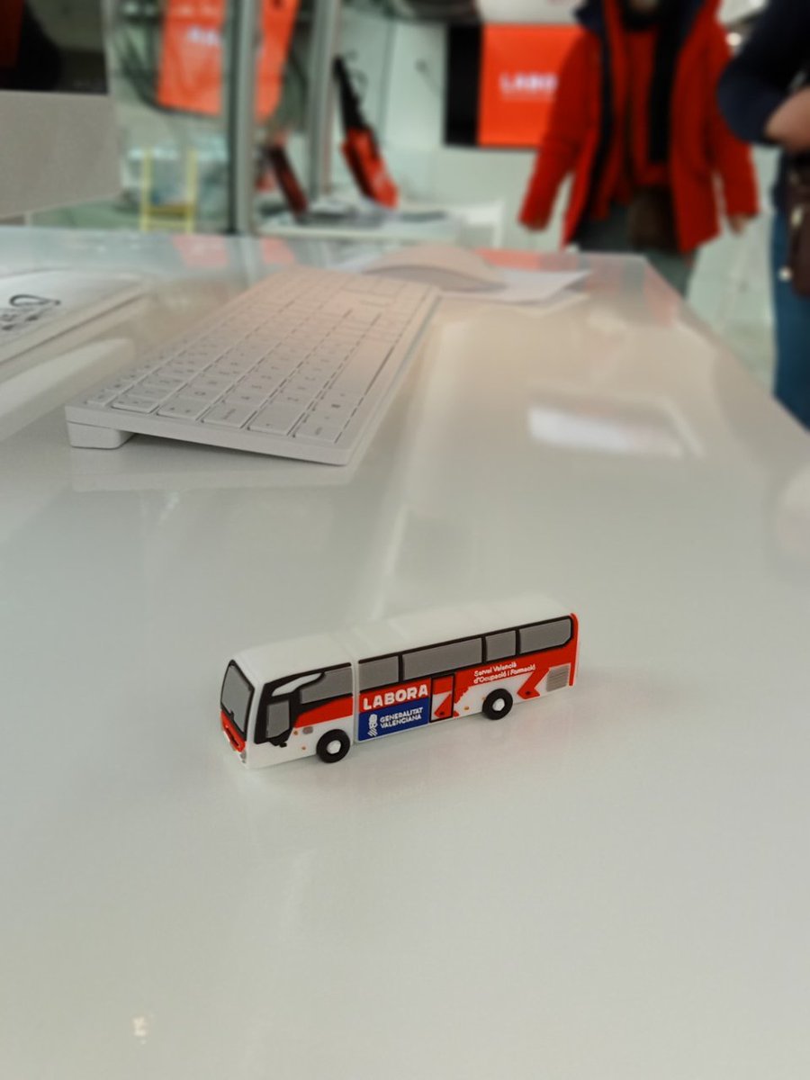 GVAlabora's tweet photo. #BonDia ☀️
MOLT PROMPTE⌛️
Torna 🚌el #BusdeLabora❗
👐🏻Acostem els nostres serveis als pobles de la #Comunitat que NO disposen d'#EspaiLabora
✅Renova el teu #DARDE
✅Busca #formació
✅Demana #orientació...
🚍El #BusdeLabora t'acosta a l'#ocupació💼
#SomLabora https://t.co/VyPO5io3zJ