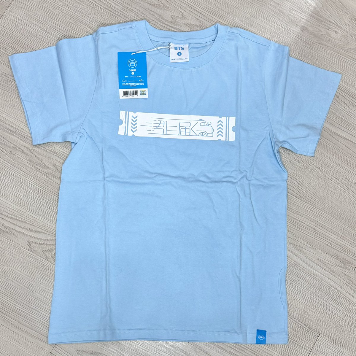 BTS FMV3 shirt

With tag
-800php