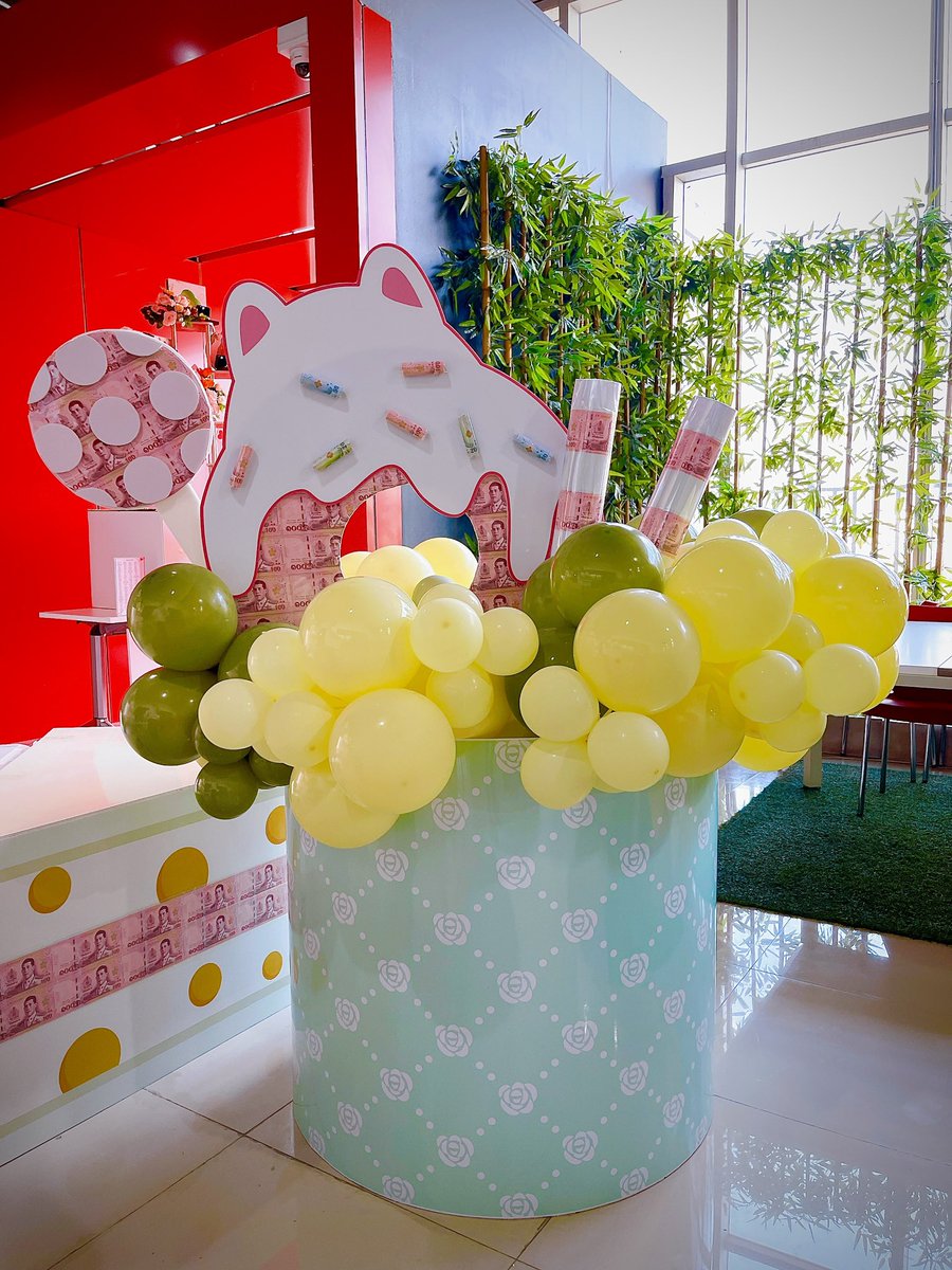 boxofloveflower's tweet photo. happy birthday : Mile Phakphum 🎂ทั้งทีจะธรรมดาไม่ได้ #สร้างโรงงานขนมเค้กมาตั้งให้ไปเลยจ้า  จะหาความยิ่งใหญ่ ท้าทายนี้ได้จากที่ไหนไม่มีอีกแล้วววว 6.5*3.5เมตร 😱
ปฏิมากรรมเงินขนาดมหึมาค่ะ 🤭  ทำได้ยังไงยังงงตัวเอง
Line : @boxoflove

#MilePhakphum 
#MileApo2024BDParty
#2024sMILEday https://t.co/wuXQqWF2IW