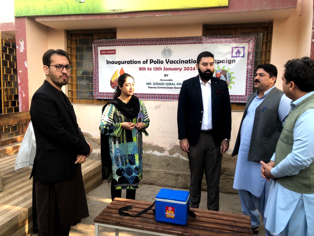 'DC Keamari, Mr. Junaid Iqbal Khan, with the DEOC team, inaugurated NIDs Jan-24 at SGD Sultanbad Keamari. DC Keamari urged parents to cooperate with polio teams & ensure the vaccination of their children under 5 years old. Together, we can halt the circulation of the poliovirus.'