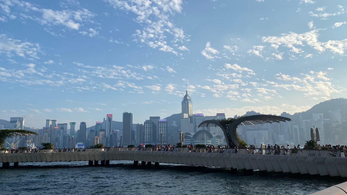guoguoer's tweet photo. 维多利亚港。坐几分钟船过去就是湾仔码头了。 https://t.co/xcWJ3mJYce