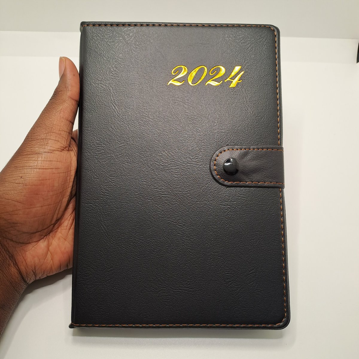 MedyWellness's tweet photo. Plan your Year with 2024 Diary Leather Soft Planner Calendar Memo Schedule

Sizes A5: Kes 700 A6: Kes 500
DM/Call: 0704258105
Countrywide Delivery &amp; Posting Available.

John Matara 2023 KCSE Kisii KNEC TB Joshua System Ya Majambazi Safaricom Kamba Vanessa Ogema https://t.co/mN8LM0rKkC