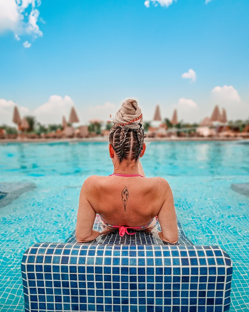 🩴 Is there anything better than taking a refreshing dip in the pool while staying at the Riu Baobab hotel? 👙 bit.ly/3H43LPN

📷 :  'barboradjordjevic' (IG)

#RiuBaobab  #Senegal