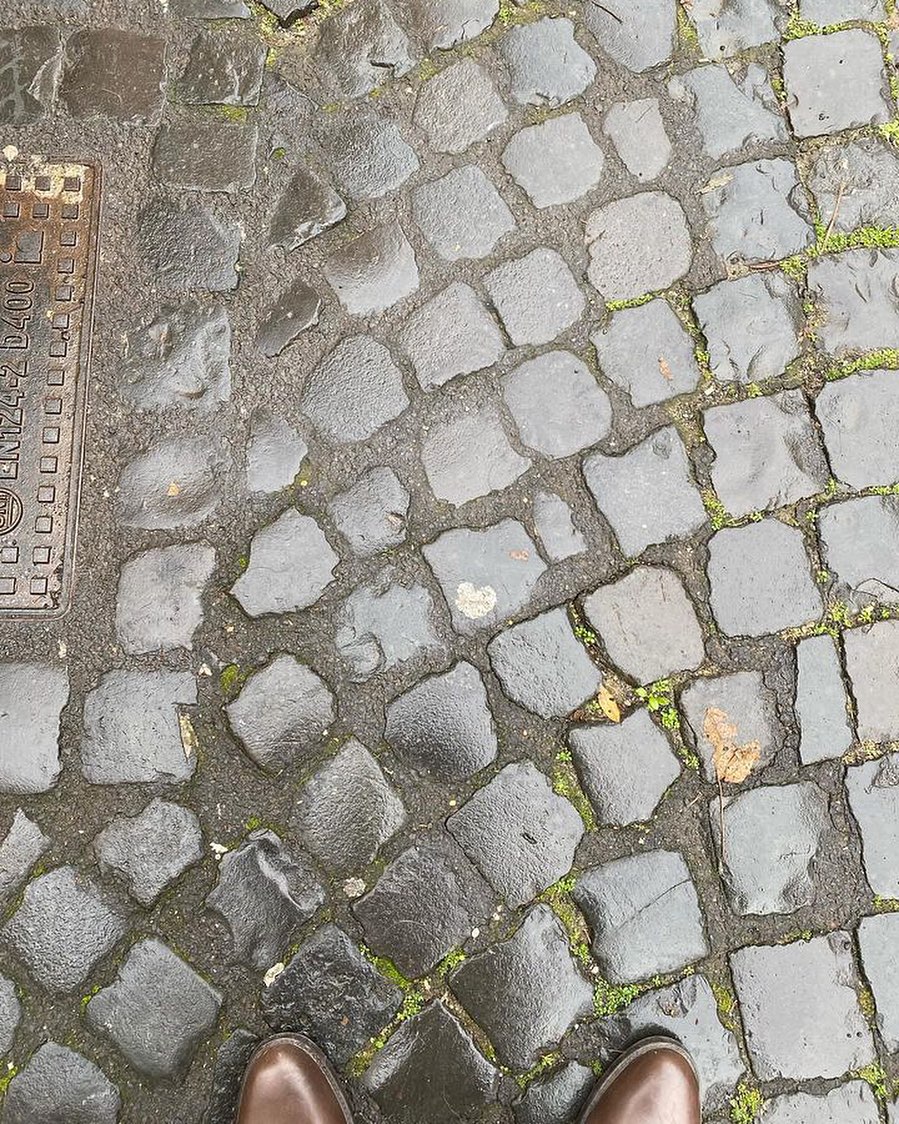 sampietrino's tweet image. Cuori a terra
ph @sossio_dambrosio feat. @cuoriaterra

#cuoriaterra #fromwhereistand #sampietrino #sanpietrino #sampietrini #sanpietrini #selciatoromano #roma #rome #cobblestones #romancobblestone #sampietriniromani #sanpietriniromani