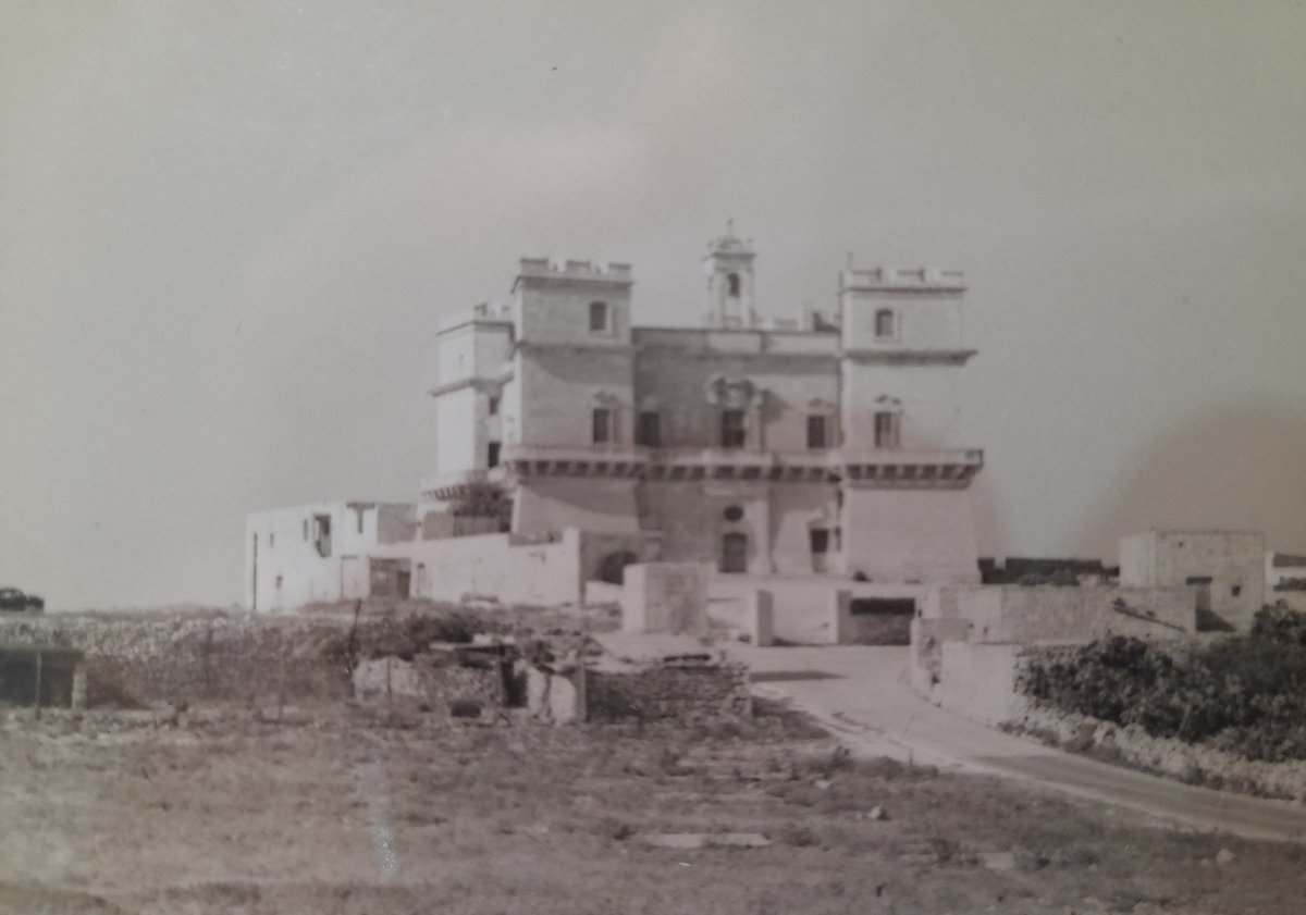 PergolaHotel's tweet photo. BLAST FROM THE PAST MONDAY 📷🎞️
Selmun Palace 🥰 Date unknown
📷 © Steve Darmanin
#mellieha #selmun #blastfromthepast #selmunpalace #vintagephotography #malta #melliehainthepast #photography #bw #pergolahotel https://t.co/Tp7FUvCsTx