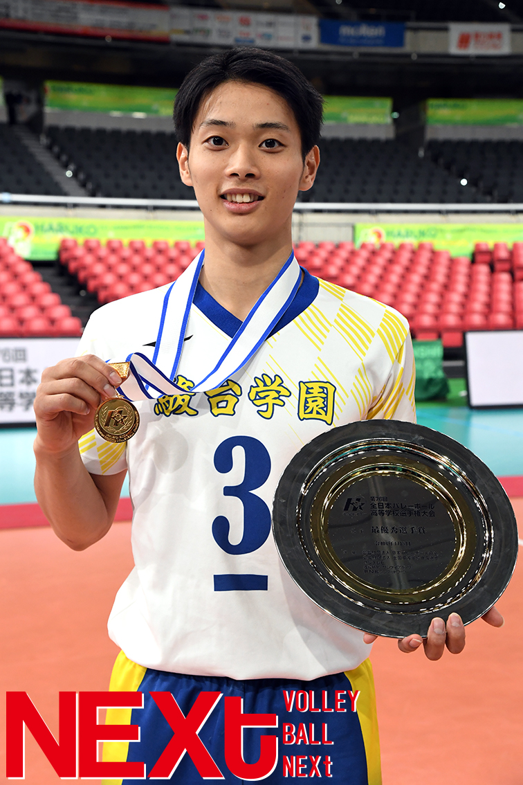 next_vb's tweet photo. 春高バレー2024 表彰選手
【優勝監督賞】
#梅川大介
【最優秀選手】
#亀岡聖成 
【優秀選手①】
#亀岡聖成 
#秋本悠月 
#堤凰惺 https://t.co/kGwPLc2cFi