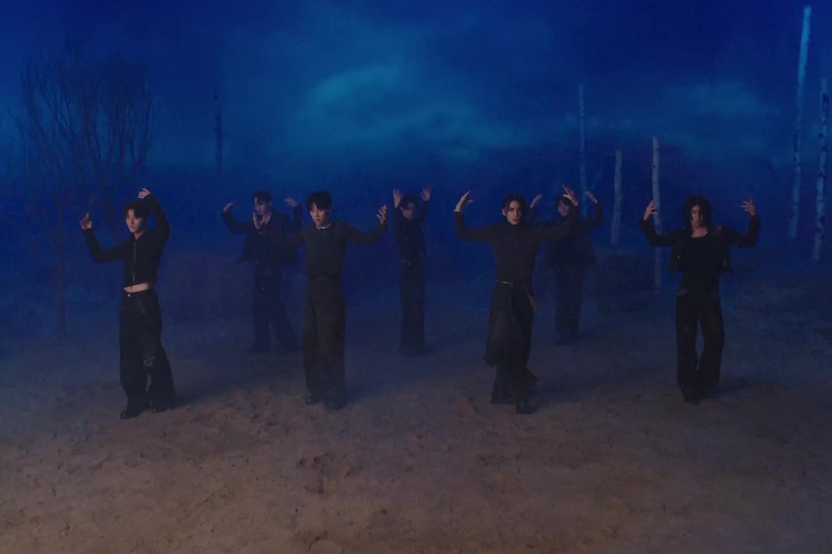 soompi's tweet image. WATCH: #SF9 Wants To Turn Back Time In Emotional &quot;BIBORA&quot; Comeback MV 
soompi.com/article/163264…