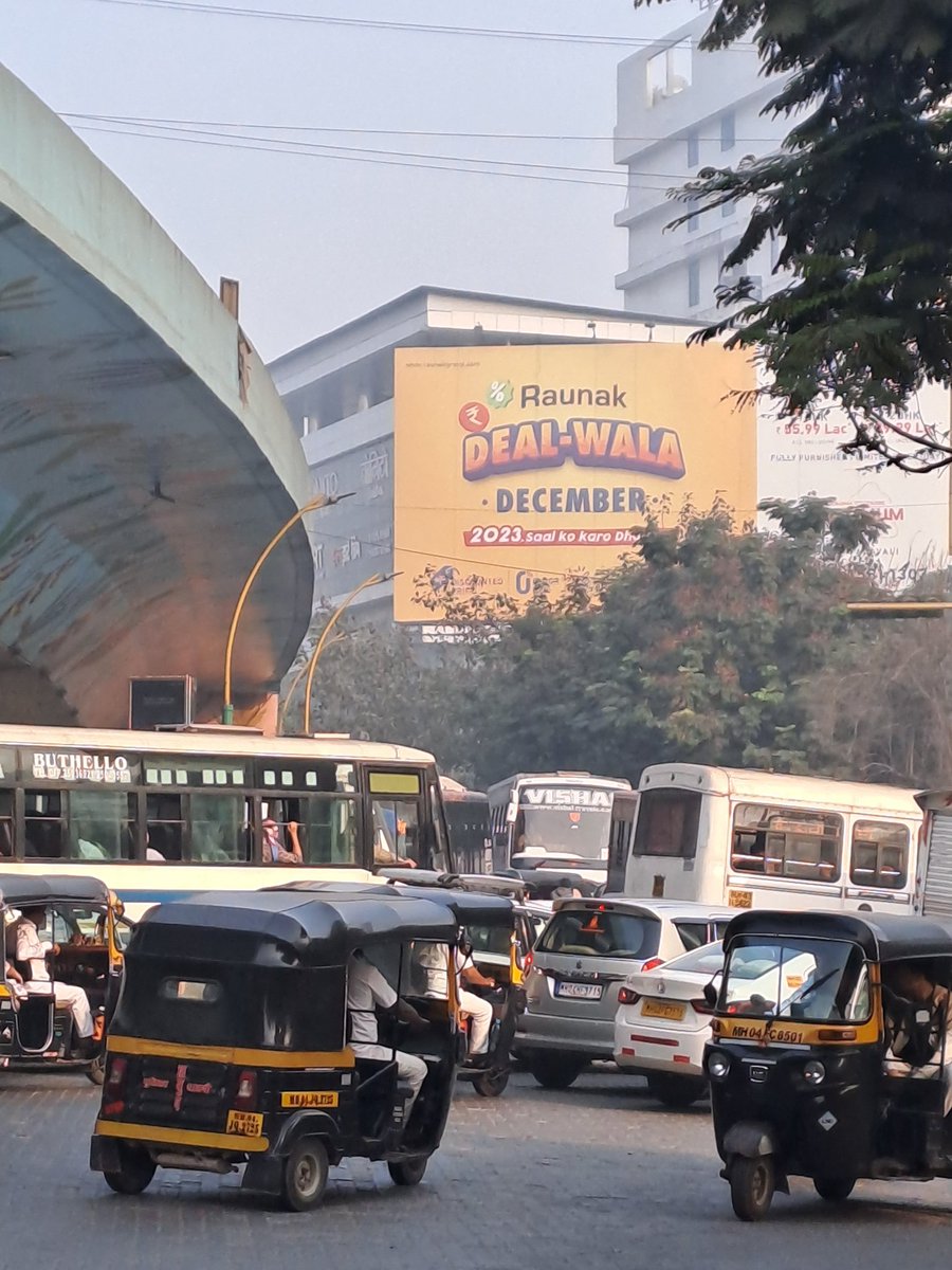 QueenofThane's tweet photo. Patlipada, Hiranandani Estate Junction is getting choked up daily. Majiwada, Kapurbawdi, Manpada and now Patlipada is getting included in the traffic jam junction list. @TMCaTweetAway are you sleeping? #thane #mumbai https://t.co/yX8coHMHKT