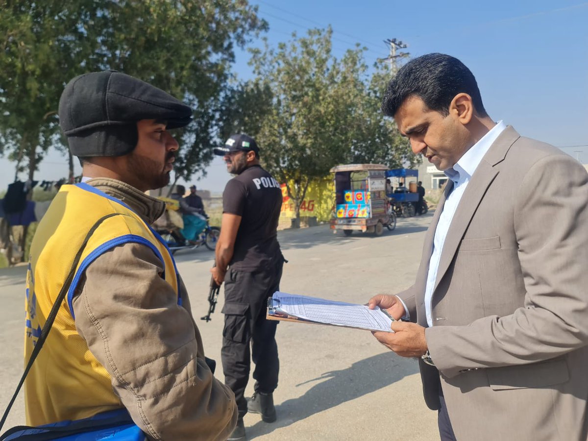 DC Badin, Abdul Fatah Hullio, visited HRMP and transit sites to assess the campaign's quality. DC Badin inspected the finger marking of children, appreciation for the dedicated teamwork, & motivated the polio team to persist in their efforts to protect every child from polio.