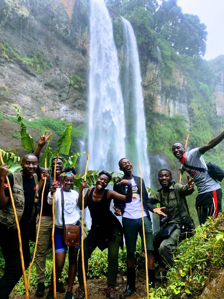 SipiFalls is a magic to visit in eastern Uganda and it’s among the longest waterfalls in Africa . It has got different activities like abseiling sipi falls, cave visiting, nature walks, hiking, coffee tours and others. Book with Kaseke Tours ☎256751482333 #coffee #sipifalls