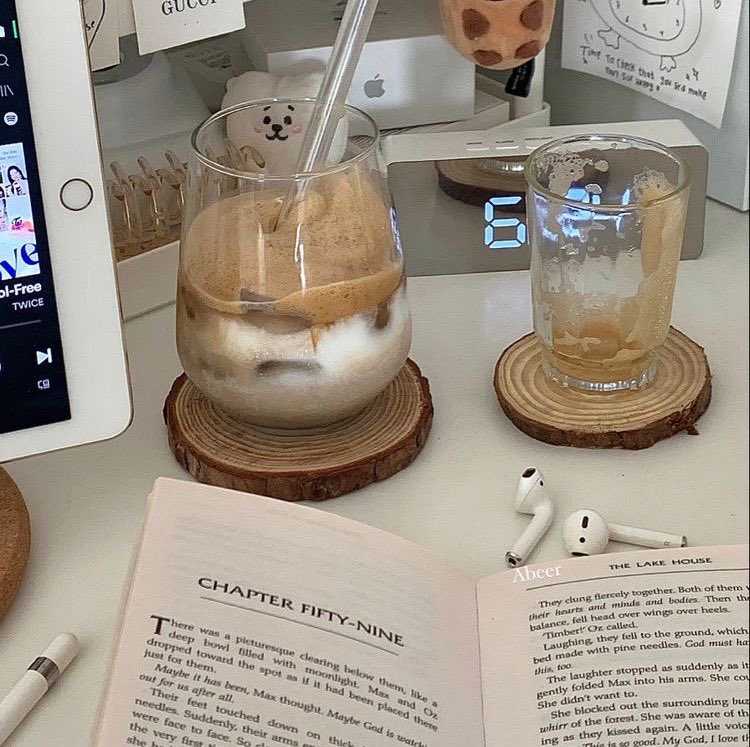 chanelkake's tweet photo. coffee &amp; reading ♡ https://t.co/CjXzsiDzXs