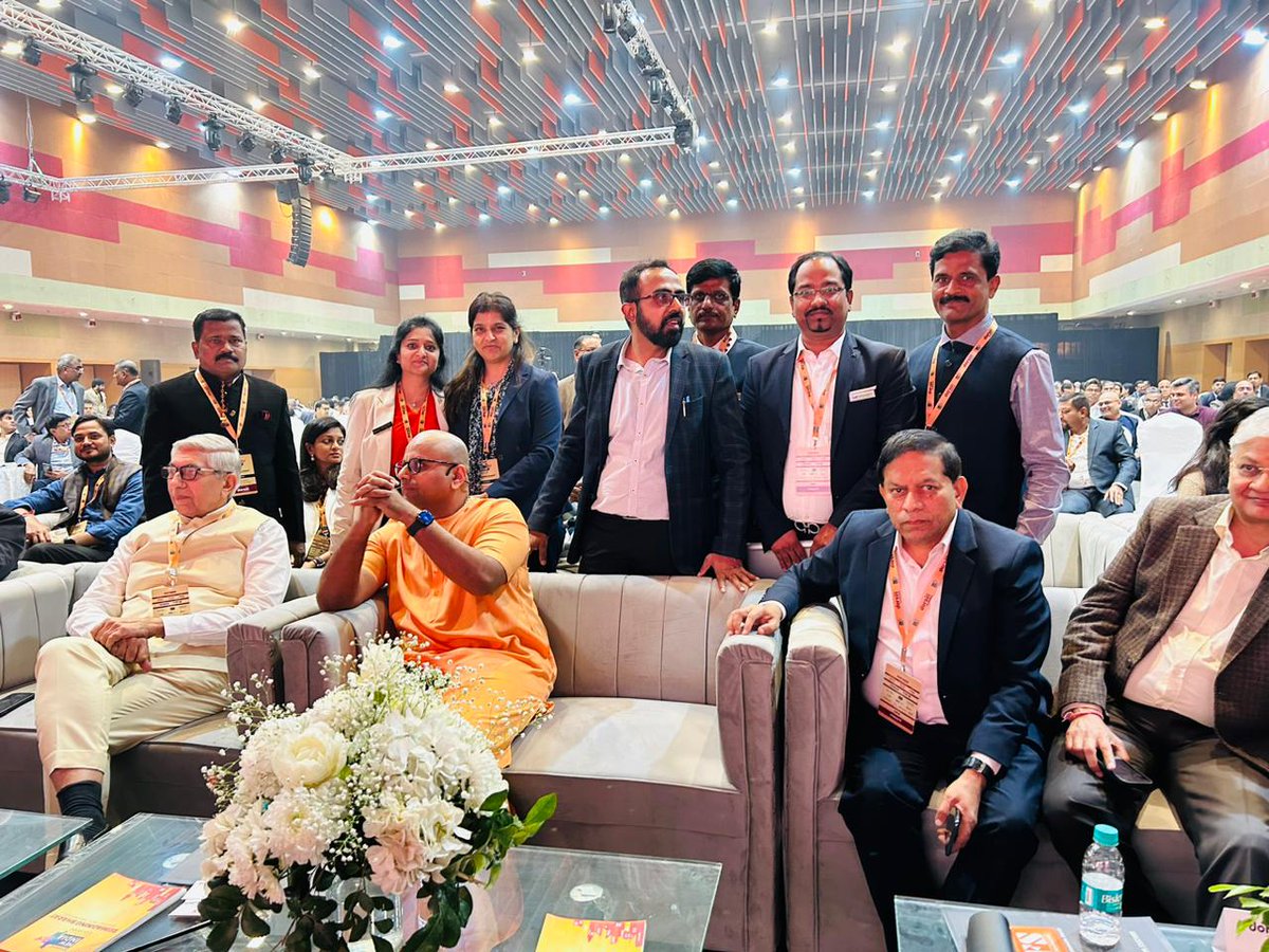 farvisionerp's tweet photo. 🌟✨ Reminiscing about the unforgettable moments from the past CREDAI New India Summit in Varanasi on Jan 7, 2024. Grateful for the insights, connections, and shared experiences shaping the future of real estate! 🏢🌐 #ThrowbackThursday #CREDAINewIndiaSummit #Varanasi2024 🌈🏡 https://t.co/vaCLMpWaEr