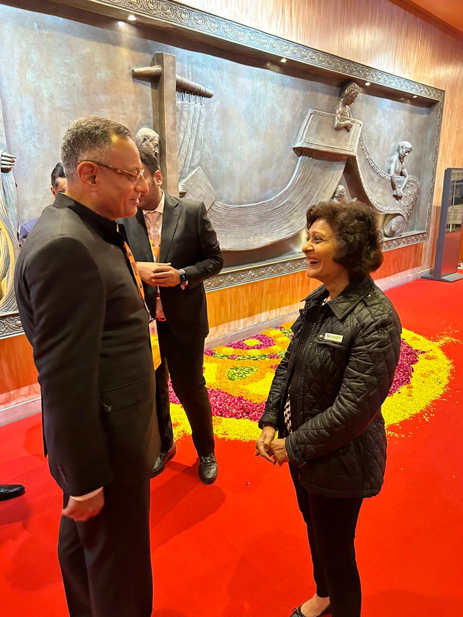 farvisionerp's tweet photo. 🌟✨ Reminiscing about the unforgettable moments from the past CREDAI New India Summit in Varanasi on Jan 7, 2024. Grateful for the insights, connections, and shared experiences shaping the future of real estate! 🏢🌐 #ThrowbackThursday #CREDAINewIndiaSummit #Varanasi2024 🌈🏡 https://t.co/vaCLMpWaEr
