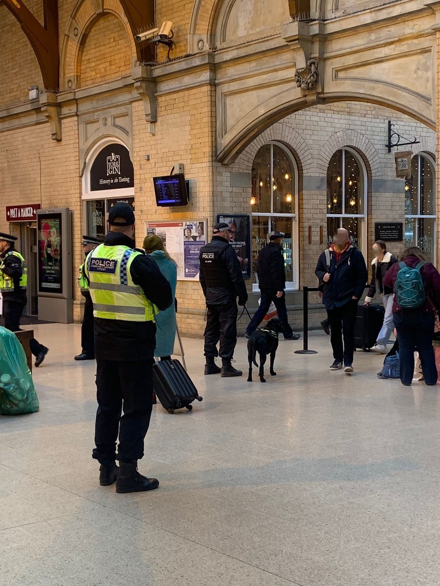 NYP_York's tweet photo. The nose knows!🐶 
Thank you @BTPNorthYorks for working on our Project Servator deployments, and bringing along your four legged colleague!
We pop up anywhere, any time.
Stay vigilant, report anything suspicious.
More info on web.
#ProjectServator
#TogetherWeveGotItCovered https://t.co/oX59F2SAya