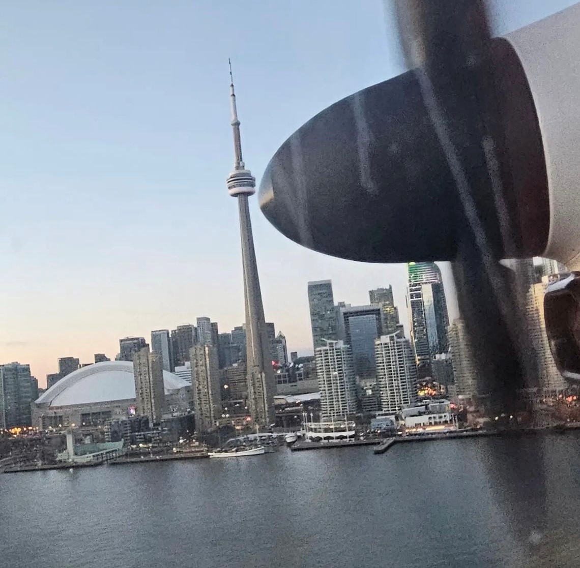 BBishopAirport's tweet image. Visiting Toronto in 2024? 

Start exploring the city as soon as you land at @BBishopAirport with our destination guide to all things Toronto. 

Check it out 👉 bit.ly/498fQR3

📷 @donnie_chri123

#YTZ #DestinationToronto #atthewaterfront #SeeTorontonow