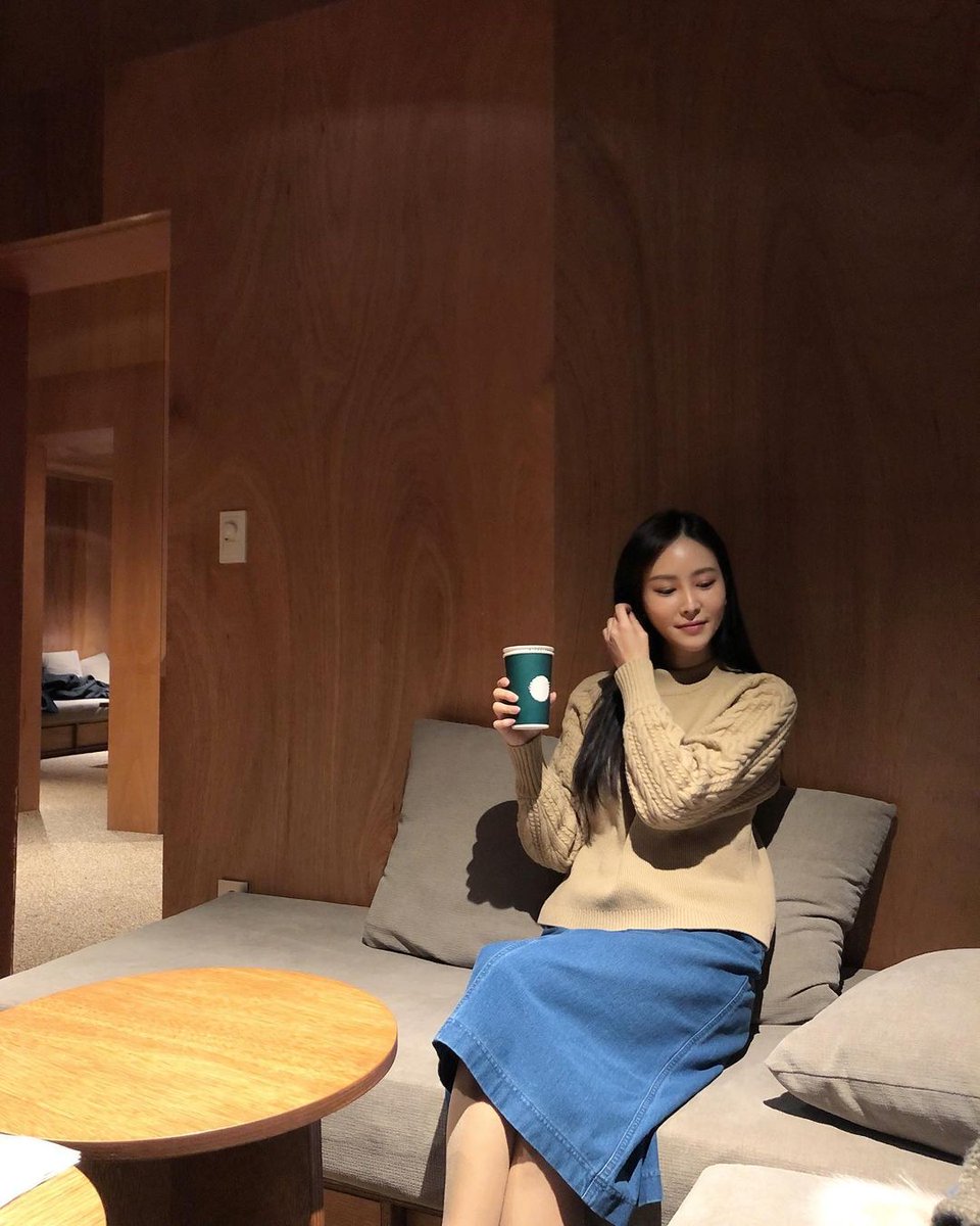 직장인일 때는 분노 폭팔
백수일 때는 우울 폭팔
빨리 돈 더 모아서 은퇴하고 싶다